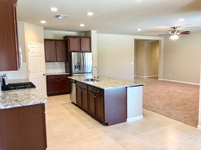 Building Photo - $2,395 Clinton & Temperance, 4 Bedroom - E...