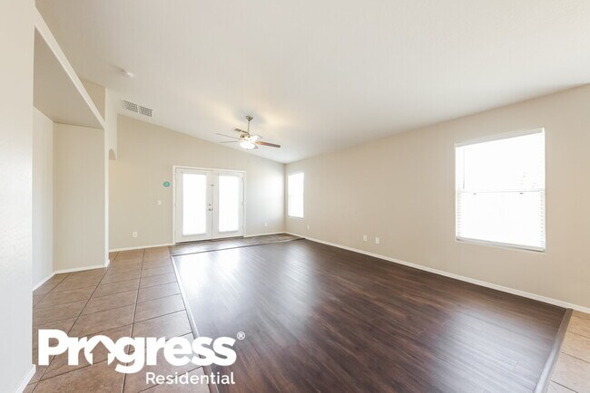 Building Photo - 15405 W Mercer Ln