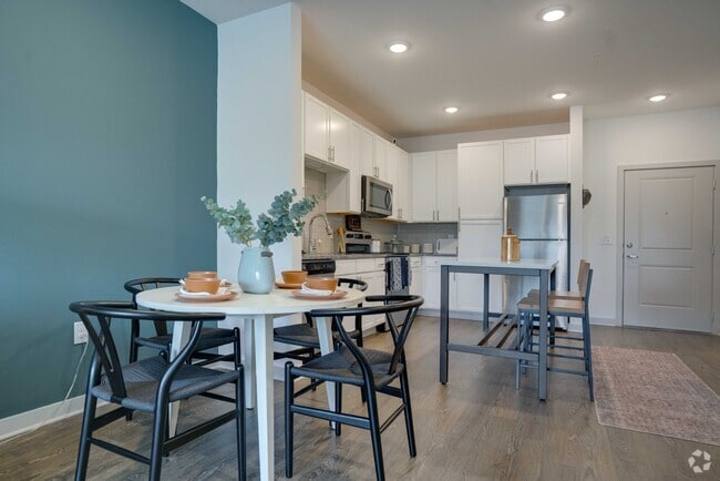 1HAB, 1BA - 816 ft² - The Clarke at Kendall Town Apartments