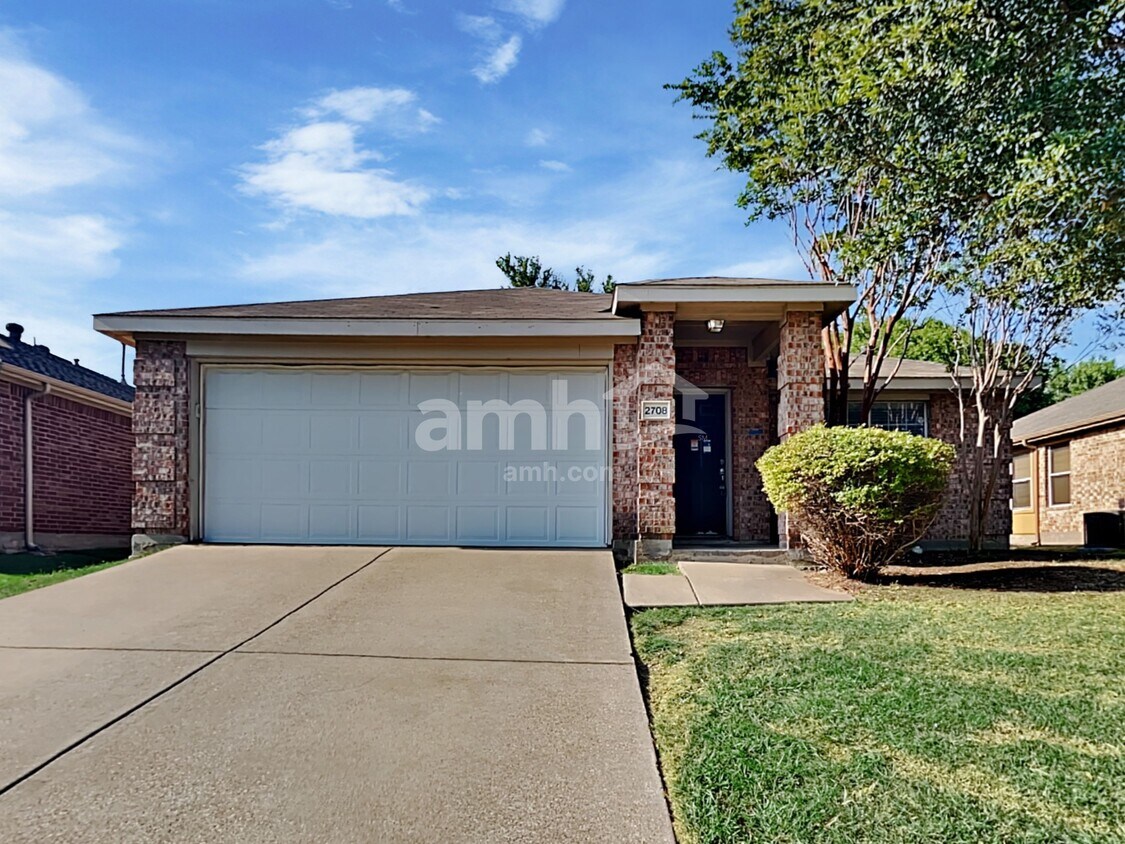 Primary Photo - 2708 Emerald Ln