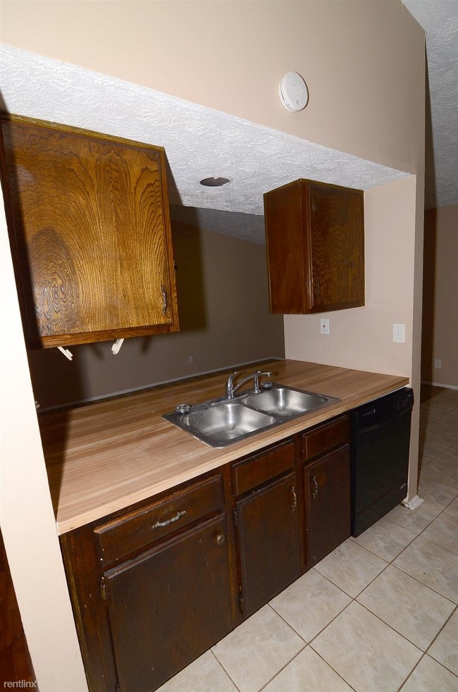 Building Photo - 3 br, 2 bath House - 4834 White Oak Tree
