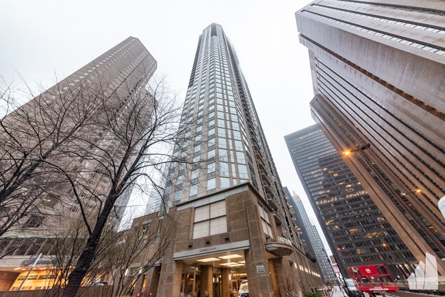 Building Photo - 222 N Columbus Dr