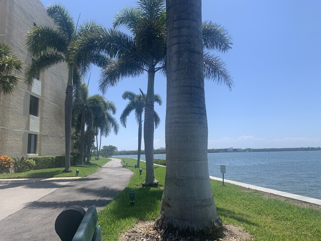 Building Photo - 3452 NE Causeway Blvd