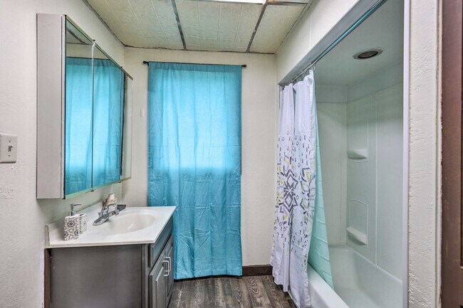 Foto del edificio - 517 11th Ave W