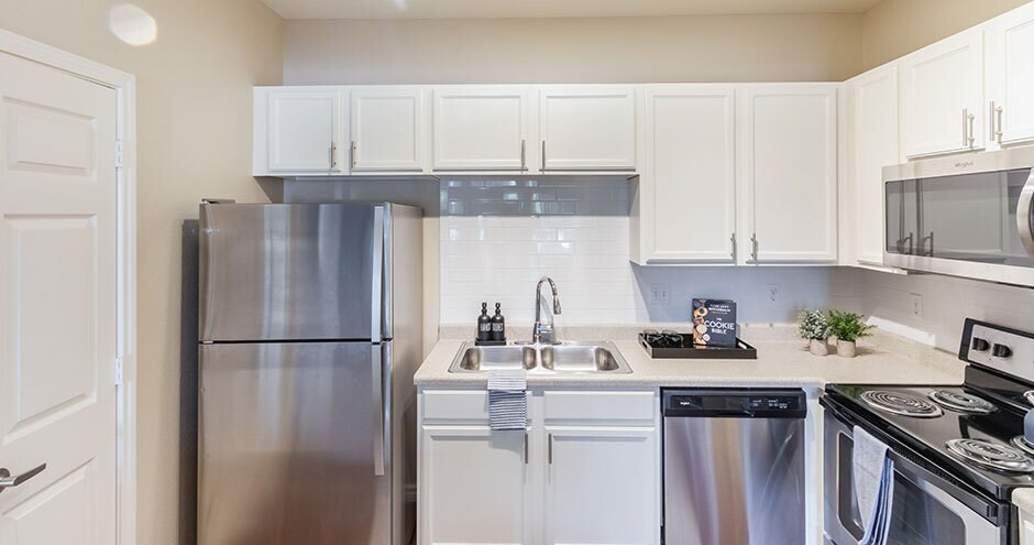 Foto principal - Bristol Place Apartment Homes