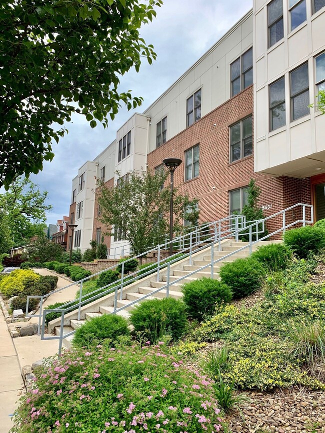 Building Photo - Terradime 5637 Forbes LLC