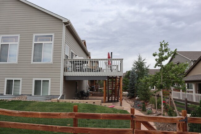 Side entrance to backyard - 817 Salmon Pond Way