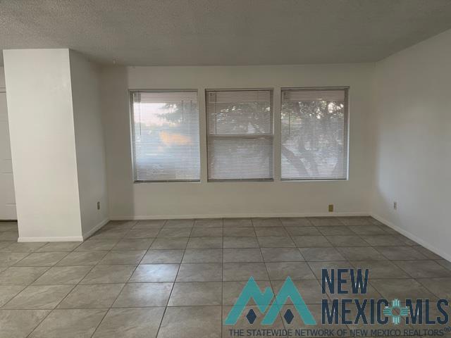 Foto del edificio - 1421 S Tennyson Dr