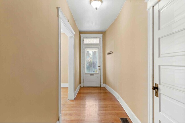 Building Photo - 4011 Hartford St