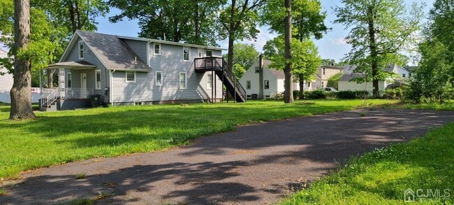 Foto del edificio - 111 Demorest Ave