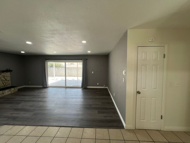 Foto del edificio - 8607 Monte Vista St