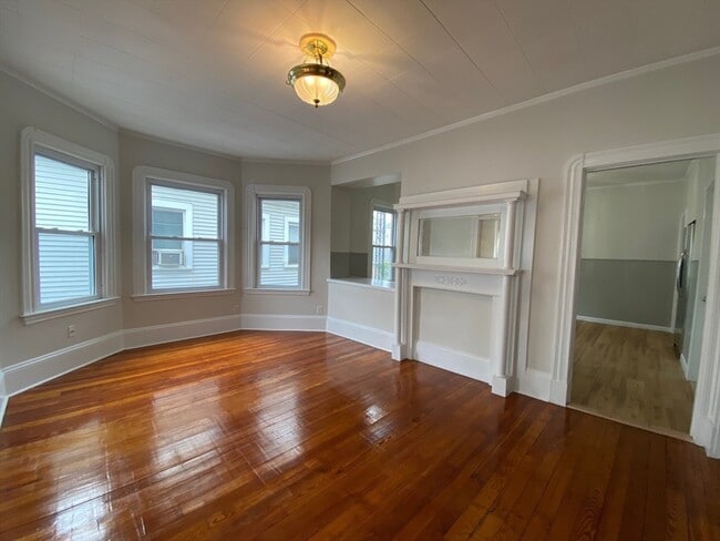 Building Photo - 139 Holly St