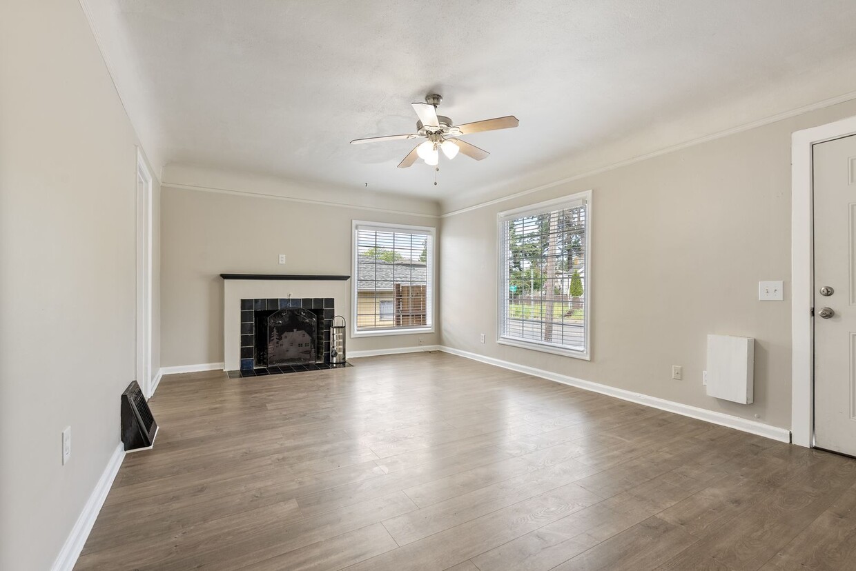 Foto principal - 3831 NE 82nd Ave