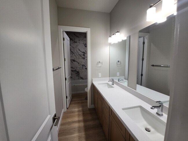 Building Photo - 1341 River Boat Dr