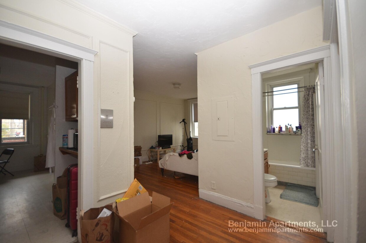 Primary Photo - 5 Vinal St