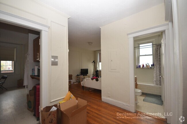 Building Photo - 5 Vinal St