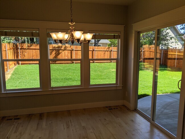 Building Photo - 2120 N Eagle Creek Ln