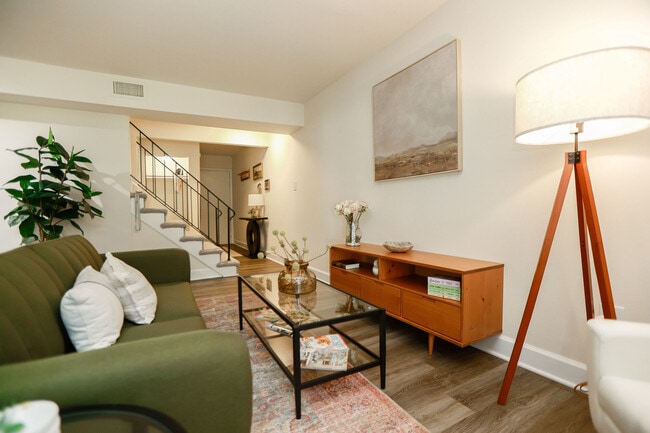 Foto del edificio - Millspring Commons Apartments and Townhomes