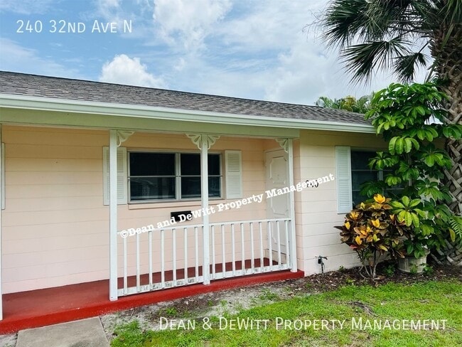 Building Photo - Hard to find 1/1 Duplex in Great NE Neighb...