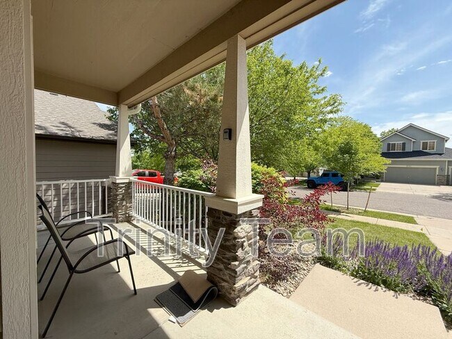 Building Photo - 2730 Sunset Way
