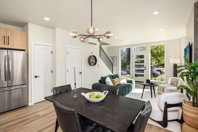 Foto del edificio - New Ballard Townhome