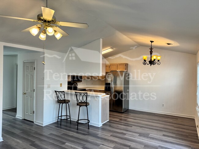 Foto del edificio - Charming 2 Bed, 2 Bath Townhouse in Knoxvi...