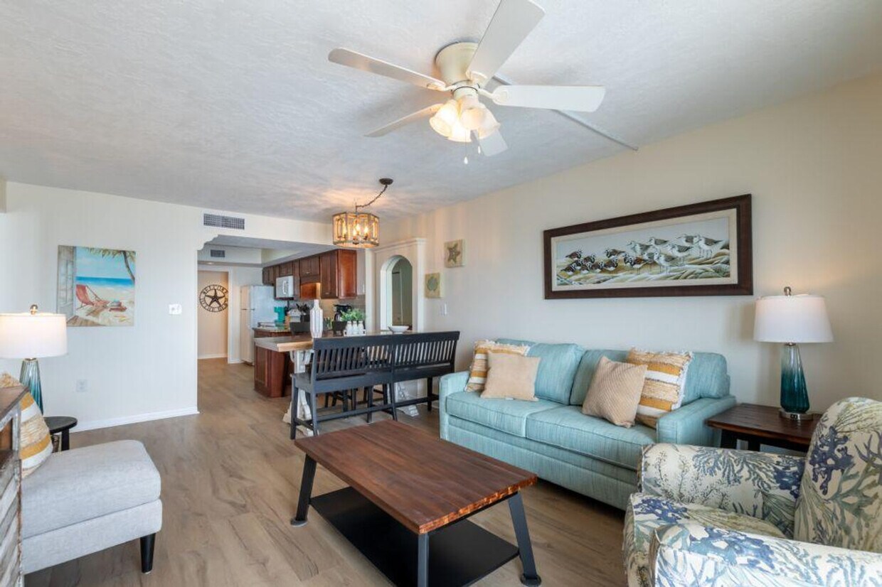 Foto principal - 969 W Beach Blvd