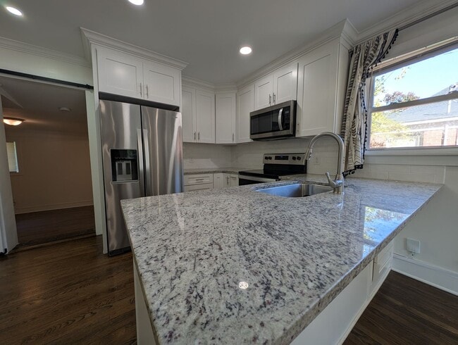 Foto del edificio - 1801 Kennesaw Dr