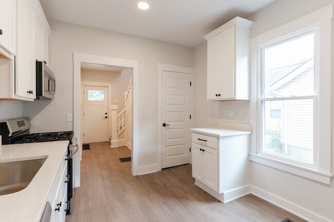 Foto del edificio - 1464 E 123rd St