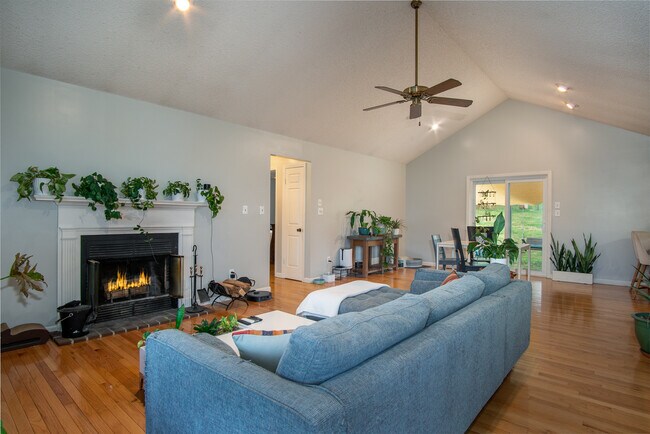 Building Photo - 147 Quail Ridge Dr