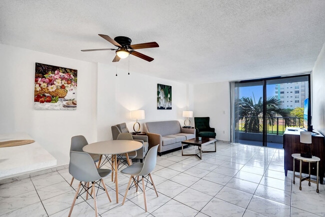 Building Photo - 777 NW 155th Ln