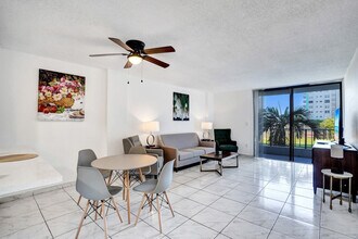 Building Photo - 777 NW 155th Ln