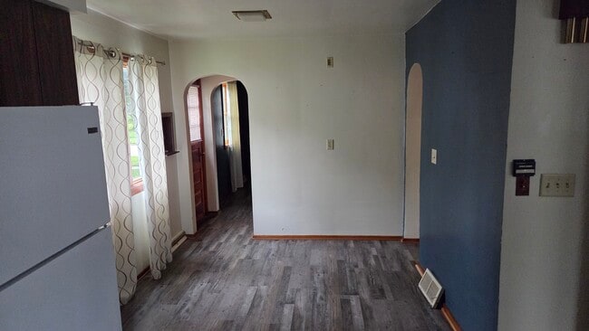 Building Photo - 1203 D St