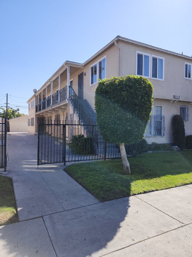 Primary Photo - 9828 State St