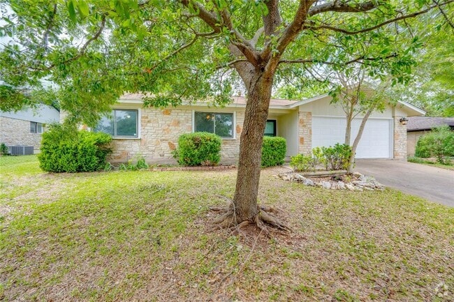 Building Photo - 908 Spring Tree St