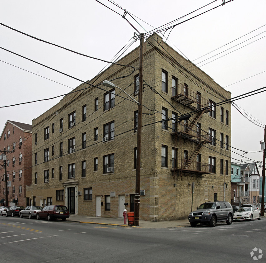 Primary Photo - 1700-1714 New York Ave