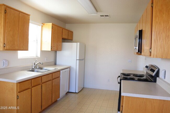 Building Photo - 4758 Calle Albuquerque