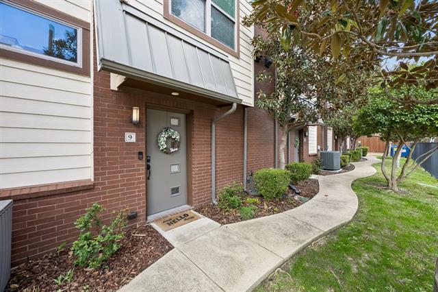 Building Photo - 5875 Ross Ave