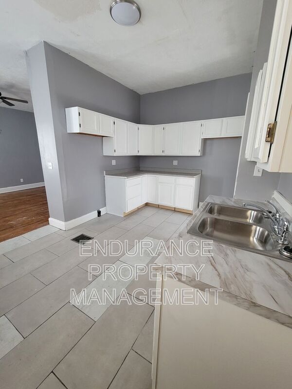 Foto del edificio - 538 Grand Ave
