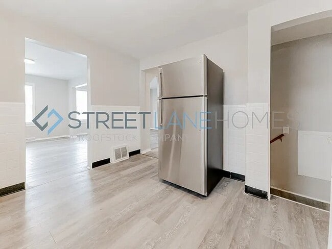 Building Photo - 431 N Dade Ave