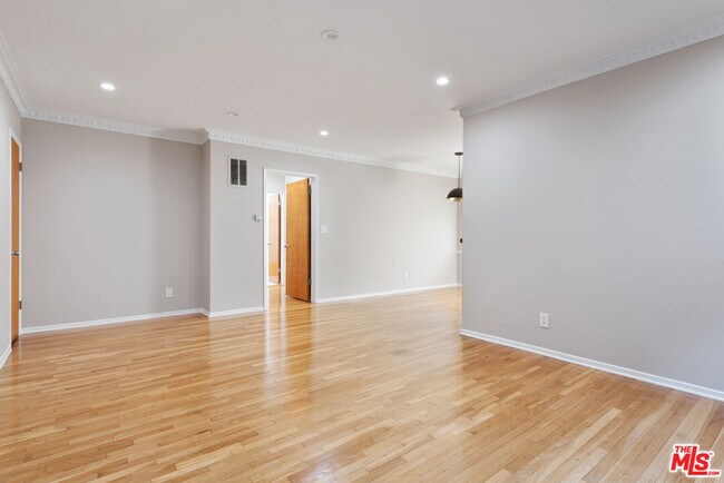 Foto del edificio - 1333 S Ogden Dr