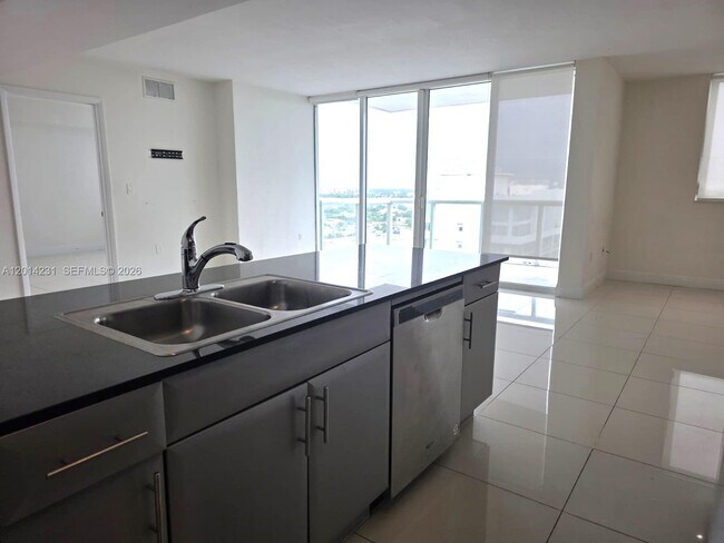 Foto del edificio - 1861 NW S River Dr