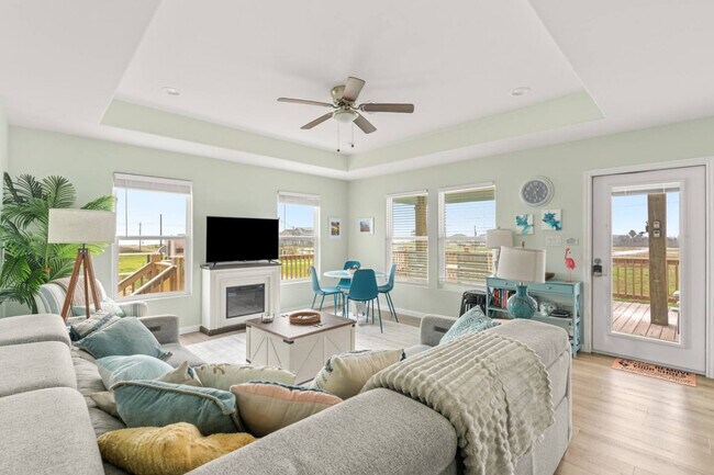 Foto del edificio - 1062 Cedar Ln