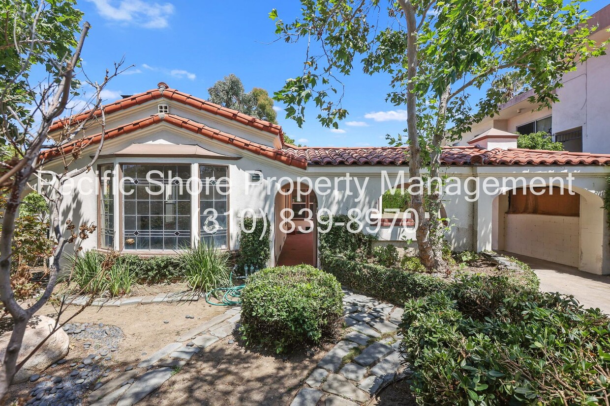 Primary Photo - Gorgeous Steinkamp Spanish 3-Bedroom Home ...