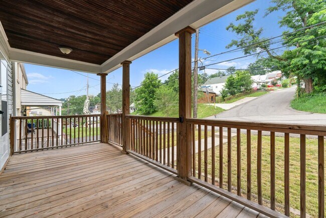 Foto del edificio - Updated 2 Bedroom Single Family Home In Be...