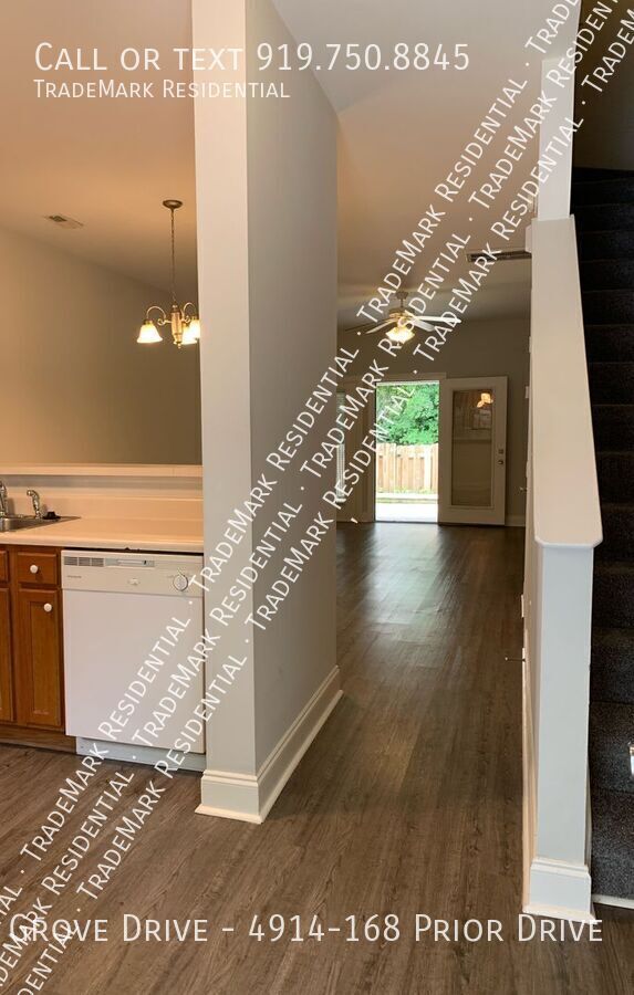 Foto del edificio - 4900 Pleasant Grove Dr