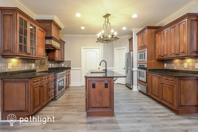 Building Photo - 8525 Rosedale Dr, Oak Ridge, NC, 27310