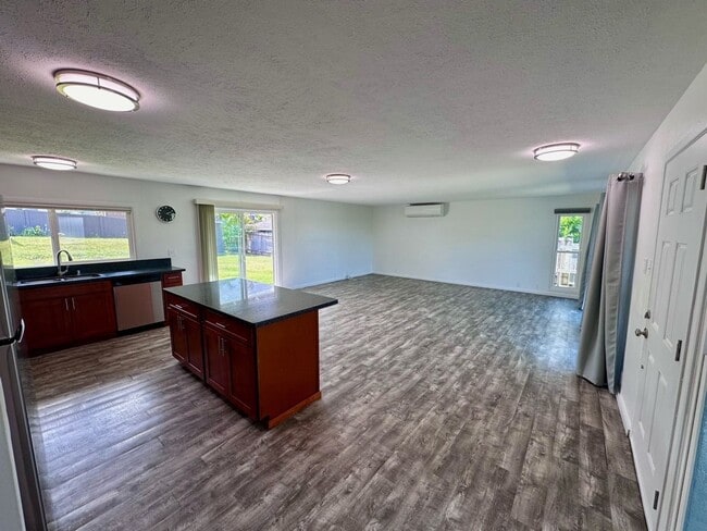 Building Photo - For Rent – [Ali’I Shores] 46-132 Humu St. ...