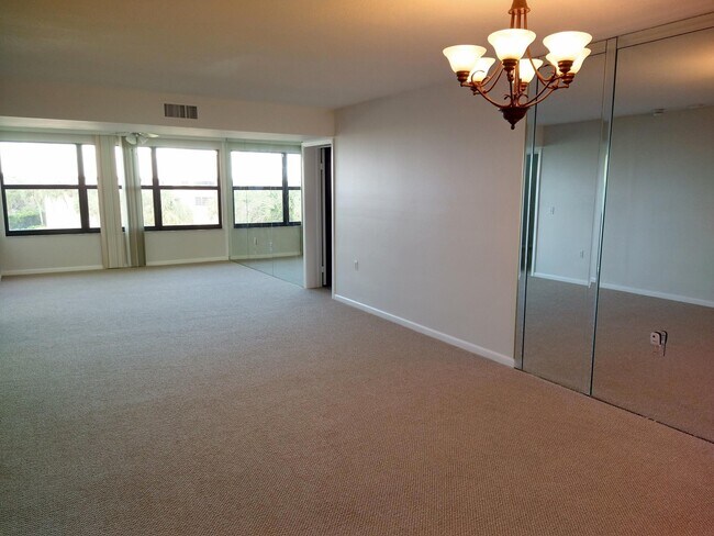 Foto del edificio - 3501 Village Blvd