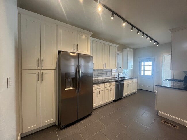 Photo - 350 Melwood Ave House